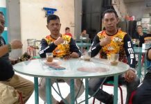 Dihadiri 15 Distrik, GMBI Gelar Apel Besar, Irup Mayor Jenderal Andi Muhammad FOTO: Kedua dari kiri Drs. Sadikin, S Ketua Wilayah Teritorial (Wilter) bersama pengurus GMBI Sulsel.