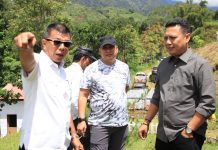 Didampingi Andi Utta, AIA dan Kepala BWSP Jeneberang Tinjau Lokasi Bendungan Kahayya FOTO: Kiri Bupati Bulukumba Andi Muchtar Ali Yusuf, Tengah Kepala Balai Wilayah Sungai Pompengan Jeneberang Kementerian PUPR Provinsi Sulawesi Selatan, Djaya Sukarno, Paling Kanan Wakil Ketua Komisi V DPR RI Andi Iwan Darmawan Aras (AIA)