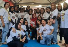 Komunitas APPASERE Dukung Hj. Ana Maju Dalam Pilcaleg 2024 FOTO: Hj. Amriana, SE. atau Hj. Ana Tengah (Baju Merah) atau Hajah saat bersama Komunitas APPASERE