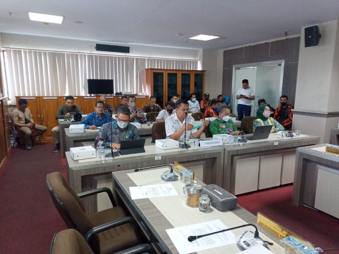 FOTO: Rapat Dengar Pendapat (RDP) Komisi E DPRD Sulawesi Selatan bersama Manajemen Rumah Sakit Wahidin Makassar berlangsung di Gedung DPRD Sulsel, Jalan Jend. Urip Sumohardjo, Kota Makassar. Jumat, (12/8)