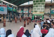 OSIS SMPN 6 Makassar Gelar Lomba Semarak Kemerdekaan HUT RI 77, Kepsek: Kami Mensupport FOTO: Aktivitas OSIS SMPN 6 Makassar jelang HUT RI ke 77.
