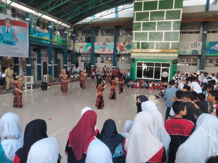 FOTO: Aktivitas OSIS SMPN 6 Makassar jelang HUT RI ke 77.