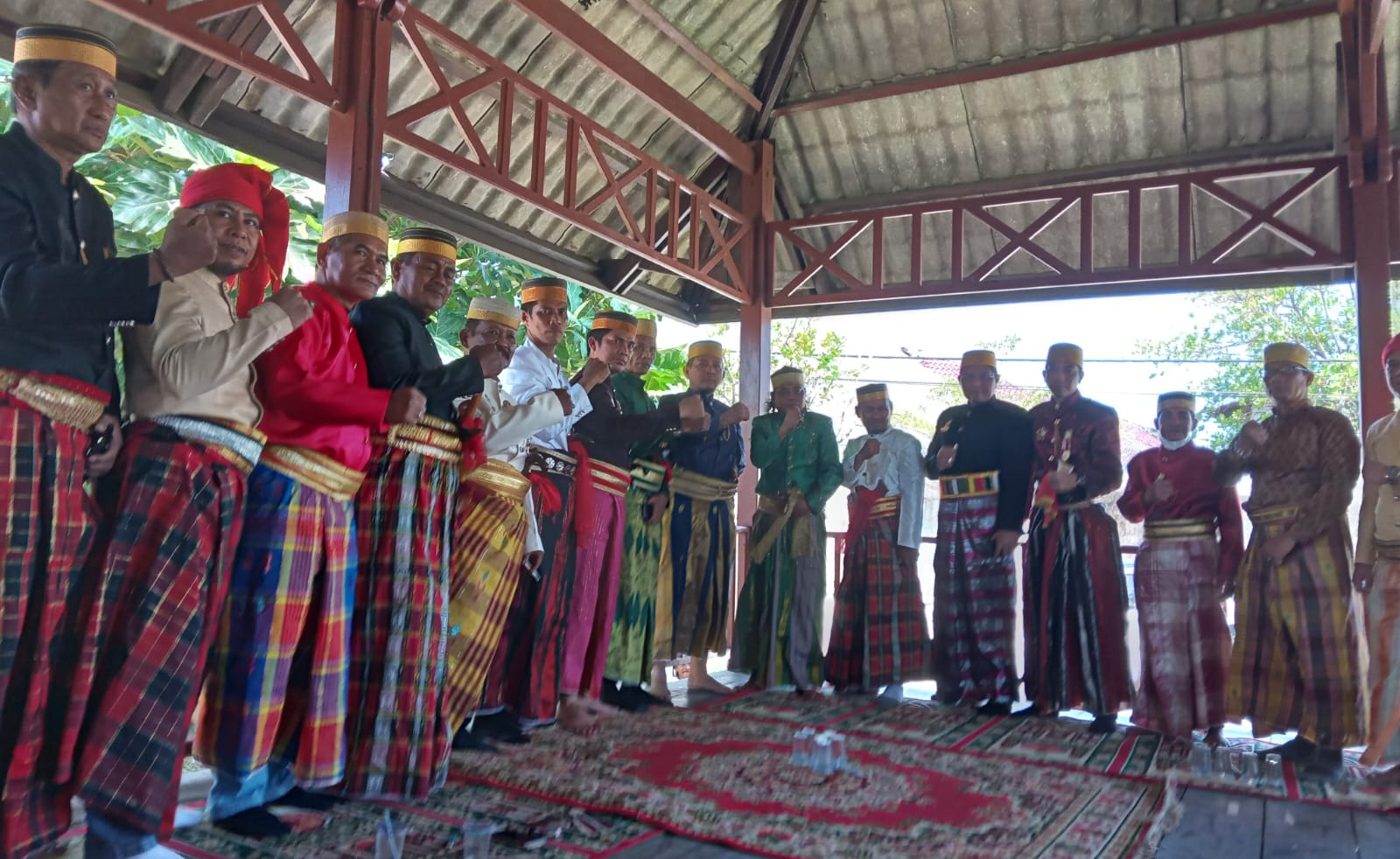 FOTO: Andi Iskandar Esa Daeng Pasore Karaeng Bonto Macanang, Ketua Lembaga Adat Pasereanta Firman Sombali Kerajaan Islam Kembar Gowa Tallo dan Para Gallarang. Minggu, (14/8).