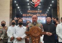 Ada 83 Anggota Polri Masuk Jurang Rekayasa Kasus Pembunuhan Brigadir J FOTO: Irwasum Polri Komjen Pol. Agung Budi Maryoto mengumumkan penetapan Putri Candrawathi, istri Irjen Pol. Ferdy Sambo sebagai tersangka kasus dugaan pembunuhan berencanan terhadap Brigadir J (19/8/2022). Sumber : ANTARA