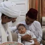 UAS Temui HRS di Petamburan, Minta Habib Tahnik dan Doakan Anaknya Foto: Habib Rizieq tahnik anak UAS, Samy Ahmad Mesbahy Ibadillah.