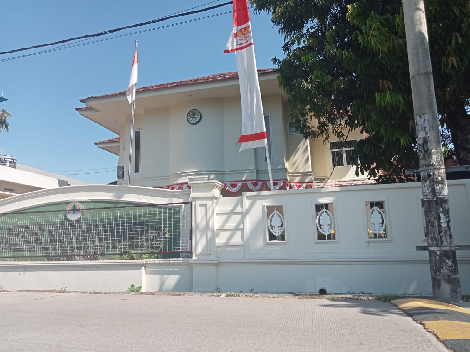 FOTO: Suasana sepi Kantor Direktorat Jenderal Planologi Kehutanan dan Tata Lingkungan BPKH Wilayah VII Makassar, Jl. Prof. Dr. Abdulrahman Basalama I No. 1 Panaikang, Kota Makassar. Seni, (22/8/2022)