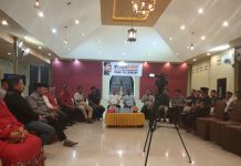 Perkuat Basis di Wajo, Amal Kumpulkan Jaringan Keluarga FOTO: Andi Muzakkir bersilaturahmi dengan keluarga besarnya dilakukan di Baruga Kafe Lampulung, Kelurahan Attakkae, Kecamatan Tempe, Kota Sengkang, Minggu malam (28/08/2022).