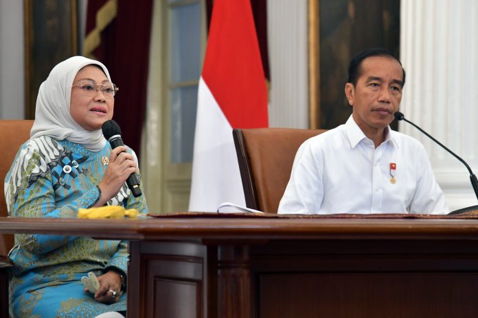 FOTO: Menaker Ida Fauziyah dalam keterangan pers bersama Presiden RI Joko Widodo pada kesempatan lainya pada Jumat (16/09/2022) yang lalu. (Foto: Humas Setkab/Rahmat)