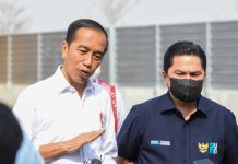 Presiden Jokowi Pastikan Pemerintah tidak Akan Hapus atau Alihkan Pelanggan Listrik dengan Daya 450 VA FOTO: Presiden Jokowi dan Menteri BUMN Erick Thohir saat memberikan keterangan pers usai meresmikan Jalan Tol Cibitung–Cilincing, Selasa (20/09/2022) pagi, di Gerbang Tol Gabus, Bekasi, Jabar. (Foto: Humas Setkab/Teguh)