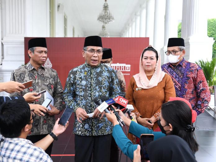 FOTO: Pengurus Besar Nahdlatul Ulama (PBNU) saat memberi keterangan pers usai menemui Presiden Jokowi di Istana Merdeka, Jakarta, pada Kamis (22/09/2022).