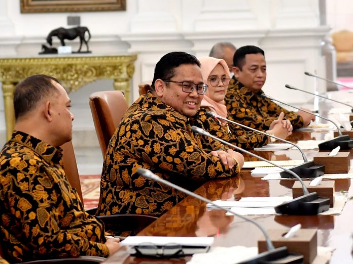 FOTO: Presiden Jokowi menerima anggota Bawaslu RI periode 2022-2027 di Istana Merdeka, Jakarta, pada Kamis (22/09/2022). (Foto: BPMI Setpres/Rusman)