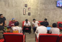 Ingin Jadi Ketua IKA Unhas Makassar, Ini Syaratnya FOTO: Steering Committee Musda IKA Unhas Kota Makassar, Imran Eka Saputra saat menggelar pertemuan. Rabu (31/8/2022).