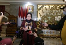 Tingkatkan Daya Beli dan Kurangi Beban Ekonomi Keluarga Tidak Mampu, Pemerintah Salurkan BLT BBM FOTO: Menteri Sosial RI Tri Rismaharini saat memberikan keterangan persnya.