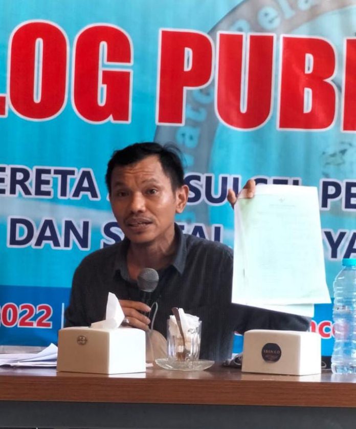 FOTO: Dr.Ir. Natsar Desi.,SP., M.Si.,IPM dalam dialog publik yang diselenggarakan oleh Whacts Relation of Corruption Sulsel. Sabtu (03/09/2022)