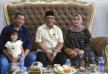 Eks Legislator Bone Ini Sarankan IAS Lakukan Ini Hadapi Pilgub Sulsel FOTO: Ilham Arief Sirajuddin (IAS) saat menemui H Ramlan di Desa Uloe, Kecamatan Dua Boccoe, Bone, Senin, 5 September 2022.