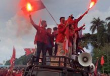 Hingga Petang, Mahasiswa dan Ojol Masih Menggelar Demonstrasi di Jakarta FOTO: Massa Ikatan Mahasiswa Muhammadiyah (IMM) DKI Jakarta Kawasan Patung Kuda Arjuna Wiwaha/RMOL