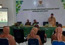 Wabup Asman Buka Serasehan Literasi Filantropi, Dihadiri Prof Hanna FOTO: Wakil Bupati Enrekang Asman SE dalam sarasehan dengan mengusung tema "Literasi Filantropi" di Aula Kantor Baznas Enrekang, Jl. Jend. Sudirman No. 8. Enrekang. Senin 12 September 2022.