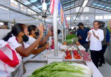 Hari Kedua di Malteng, Presiden Jokowi Kunjungi Pasar Langgur FOTO: Presiden Joko Widodo saat berkunjung ke Pasar Langgur, Kabupaten Maluku Tenggara, pada Kamis (15/09/2022).
