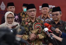Pimpinan Muhammadiyah Temui Presiden Jokowi di Istana Kepresidenan FOTO: Ketua Umum PP Muhammadiyah Haedar Nashir saat memberikan keterangan pers di Kompleks Istana Kepresidenan, Jakarta, pada Jumat (16/09/2022). (Foto: Humas Setkab/Rahmat)