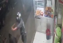 Pelaku Begal Marak, Beredar Pesan Berantai di WAG Warga Tamalanrea Berhati-hati Saat Malam Hari FOTO: Hasil tangkap layar pelaku begal di warung nasi kuning yang terletak di samping Mesjid Annur 237 Sudiang-Mandai Makassar arah Bandara Hasanuddin pada Kamis Subuh, 15 September 2022, Sekitar pukul 03:00 WITA.