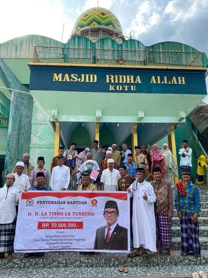 FOTO: Anggota Komisi VI DPR RI, Ir. Haji La Tinro La Tunrung kembali memperlihatkan kepeduliannya sebagai tokoh pembangunan di Kabupaten Enrekang.