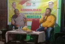 Partai Golkar Kecamatan Manggala Gelar Konsolidasi, Ismo: Pimcam dan Pimlur Dilarang Jadi Timses Caleg FOTO: Ismail Mooduto, SE Pimpinan Kecamatan Manggala DPD II Partai Golkar Kota Makassar saat menggelar rapat konsolidasi Pimcam Manggala. Sabtu (17/9) malam