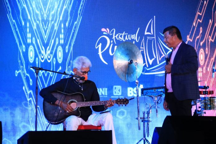 FOTO: Bupati Bulukumba Andi Muchtar Ali Yusuf resmi menutup Festival Pinisi XII tahun 2022