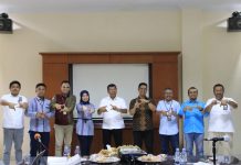 Bank Indonesia Gelar Rapat Koordinasi Digitalisasi Pendapatan di Bulukumba FOTO: Bupati, Andi Muchtar Ali Yusuf di Ruang Rapat Bupati, bersama staf Bank Indonesia. Jumat 16 September 2022
