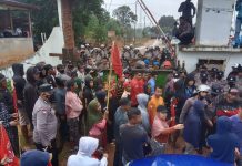 FMPB dan AP2 Sultra Demo PT. Panca Logam Makmur yang Diduga Menambang Ilegal