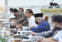 Rapat dengan Mentan, Presiden Jokowi Desak Peningkatkan Produksi Kedelai Dalam Negeri FOTO: Presiden Jokowi pimpin ratas mengenai Peningkatan Produktivitas Kedelai, Senin (19/09/2022), di Istana Merdeka, Jakarta. (Foto: Humas Setkab/Jay)