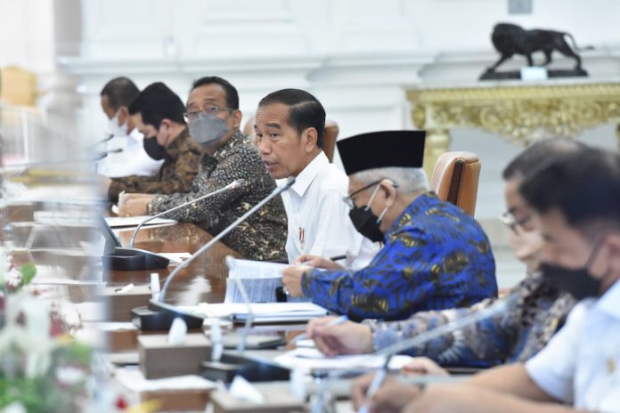 FOTO: Presiden Jokowi pimpin ratas mengenai Peningkatan Produktivitas Kedelai, Senin (19/09/2022), di Istana Merdeka, Jakarta. (Foto: Humas Setkab/Jay)