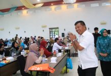 Buka Bimtek Keamanan Pangan Andi Utta: Untuk Sukses Harus Fokus dan Tekun FOTO: Bupati Bulukumba Andi Muchtar Ali Yusuf membuka kegiatan bimbingan teknis (Bimtek) Keamanan Pangan bagi Pelaku Usaha Industri Rumah Tangga (PIRT) di Hotel Agri, Selasa, 20 September 2022.