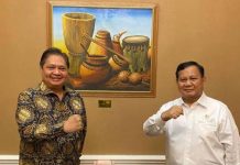 Airlangga dan Prabowo Bertemu, Bagaimana Nasib KIB? FOTO: Ketua Umum Partai Golkar dan Gerindra usai menghadiri pertemuan