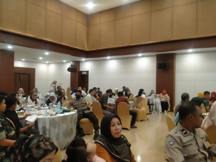 FOTO: Dinas Pemberdayaan Perempuan dan Anak Pemkot Makassar menyelenggarakan Peningkatan kapasitas sumberdaya lembaga penyedia layanan penanganan bagi perempuan korban kekerasan kewenangan kota Makassar angkatan ke 2 Tahun 2022