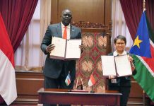 Indonesia dan Sudan Selatan Buka Hubungan Diplomatik FOTO: Penandatanganan Komunike Pembukaan Hubungan Diplomatik Indonesia – Sudan Selatan, di New York, AS, Selasa (20/09/2022). (Foto: Humas Kementerian Luar Negeri)