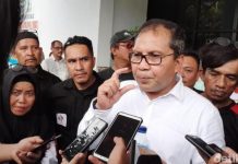 Dari Batalyon Kini Menjadi Bro 120, Netizen: “Bubarkan saja Ormas ini banyak yang bawa badik busur panah” FOTO: Wali Kota Makassar Moh. Ramadhan Pomanto atau 'Danny' Pomanto (dok. detikcom)