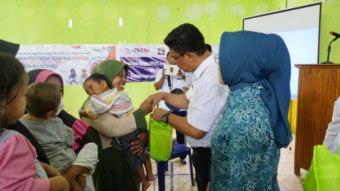 FOTO: Wakil Bupati H. Andi Edy Manaf pada kegiatan kegiatan Pemberdayaan Kelompok Masyarakat di Kampung KB.