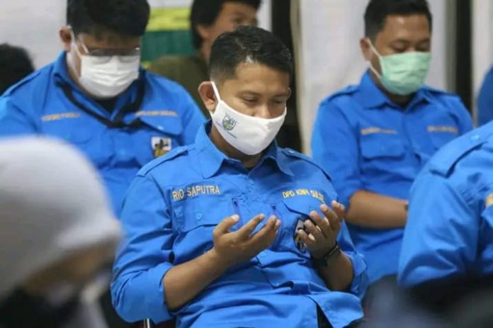 FOTO: Rio Saputra (berdoa) Calon Ketua DPD AMPI Sulawesi Selatan 