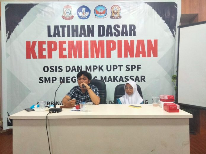 FOTO: Kiri Imam Hijr, Presiden mahasiswa Teknik Unibos dan Dzakira Ketua Osis Spensix Makassar.