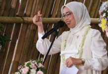 Video Viral Bupati Purwakarta: “Kejarlah selingkuhanmu, aku sudah punya yang baru” FOTO: Bupati Purwakarta Anne Ratna Mustika nyanyikan lagu "Kejarlah selingkuhanmu" (instagram/anneratna82)