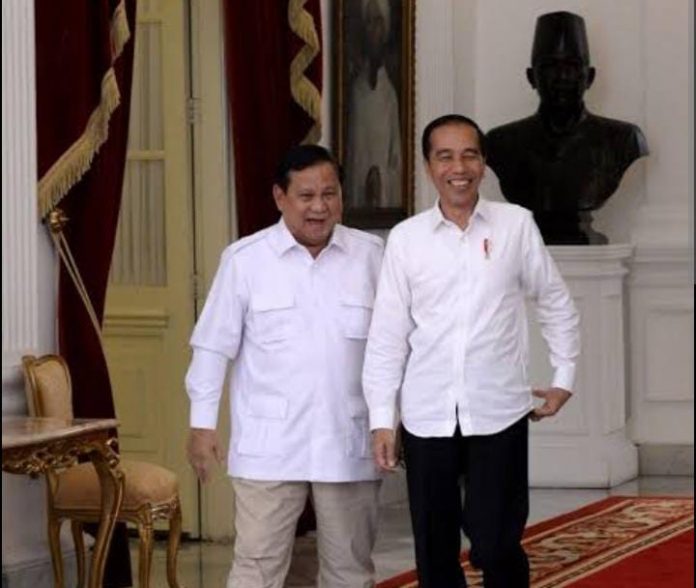 FOTO: Menteri Pertahanan Prabowo Subianto dan Presiden Joko Widodo saat bertemu di Istana Merdeka dalam kesempatan lainnya.