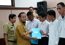 Pemprov Sulsel Bagikan SK, Disabilitas : Terima Kasih Pak Gubernur Andi Sudirman