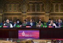 Presiden Jokowi Ajak G20 Tingkatkan Kesetaraan Kapasitas Kesehatan Global FOTO: Presiden Jokowi saat memimpin sesi II KTT G20, Selasa (15/11/2022), di Hotel The Apurva Kempinski, Bali. (Sumber: Tangkapan Layar)