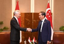 Presiden Jokowi dan PM Singapura Lakukan Pertemuan Bilateral di KTT ASEAN FOTO: Presiden Jokowi dan PM Singapura Lee Hsien Loong saat melakukan pertemuan bilateral di Hotel Sofitel, Phnom Penh, Kamis malam (10/11/2022). (Foto: BPMI Setpres/Kris)