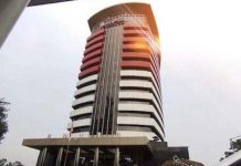 Lanjutkan Penggeledahan, KPK Kembali Temukan Uang Ratusan Juta di Rumah Tersangka Foto: Gedung KPK/Net