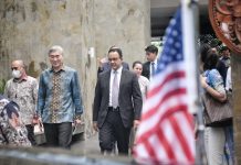 Anies Bertukar Pikiran dengan Dubes AS Jelang G20 di Nusa Dua FOTO: Mantan Gubernur DKI Jakarta Anies Rasyid Baswedan saat mendampingi Duta Besar Amerika Serikat untuk Indonesia, Ambassador Sung Yong Kim di sela-sela kesibukan menyongsong G20 di Nusa Dua.