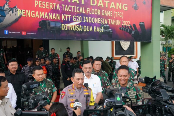 FOTO: Kapolri Jenderal Listyo Sigit Prabowo saat memberi keterangan pers nya