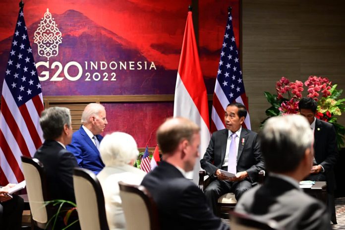 FOTO: Presiden Jokowi saat melakukan pertemuan bilateral dengan Presiden Amerika Serikat Joe Biden, Senin (14/11/2022), di Hotel The Apurva Kempinski. (Foto: BPMI Setpres/Muchlis Jr)