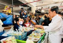 Usai KTT G20 Presiden Jokowi Kunjungi Pasar Badung di Bali FOTO: Presiden Jokowi mengunjungi Pasar Badung, Kabupaten Badung, Provinsi Bali, pada Kamis (17/11/2022).