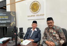 Masyarakat Resah Marak Peredaran Narkoba, Miras dan Senjata Tajam, ini Maklumat MUI Sulsel FOTO: Ketua Umum MUI Sulsel, Prof Dr KH Najamuddin dan Prof. Dr. Sukardi Weda Sekretaris MUI Sulsel bidang Infokom usai menggelar keterangan pers di Sekretariat MUI Sulsel, Jl. Masjid Raya pada 19 November 2022.